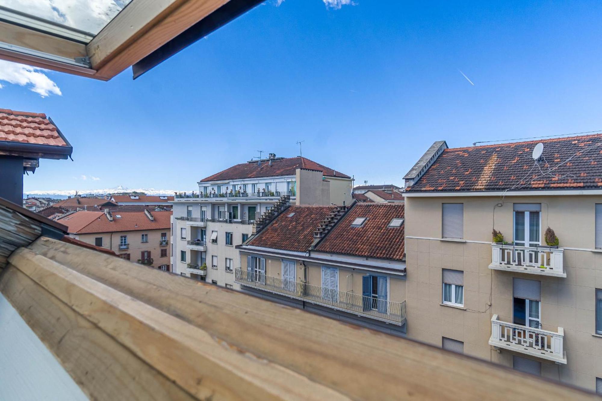 Politecnico & Crocetta Elegant Flat Apartment Turin
