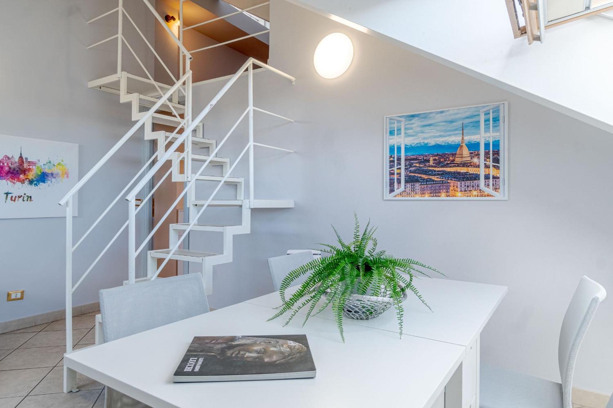 Politecnico & Crocetta Elegant Flat Turin
