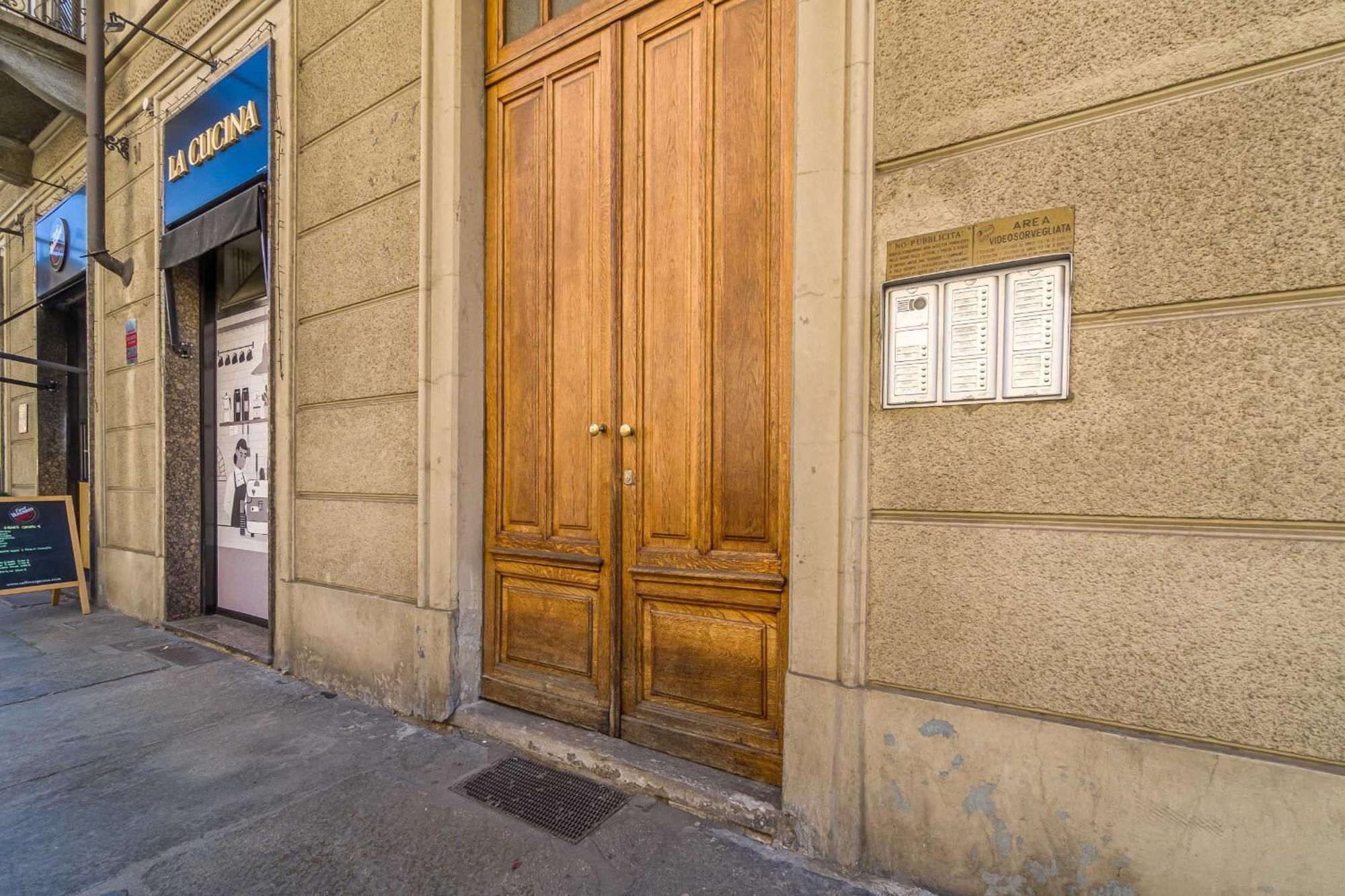 Politecnico & Crocetta Elegant Flat Apartment Turin